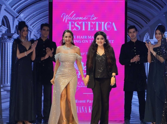 ArchanaKochhar launches latest collection in New Delhi